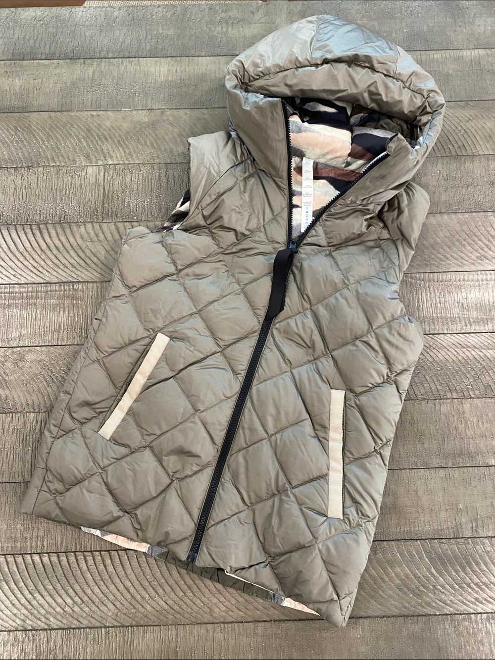 lululemon athletica Quilted Hooded Puffer Vest - Taupe